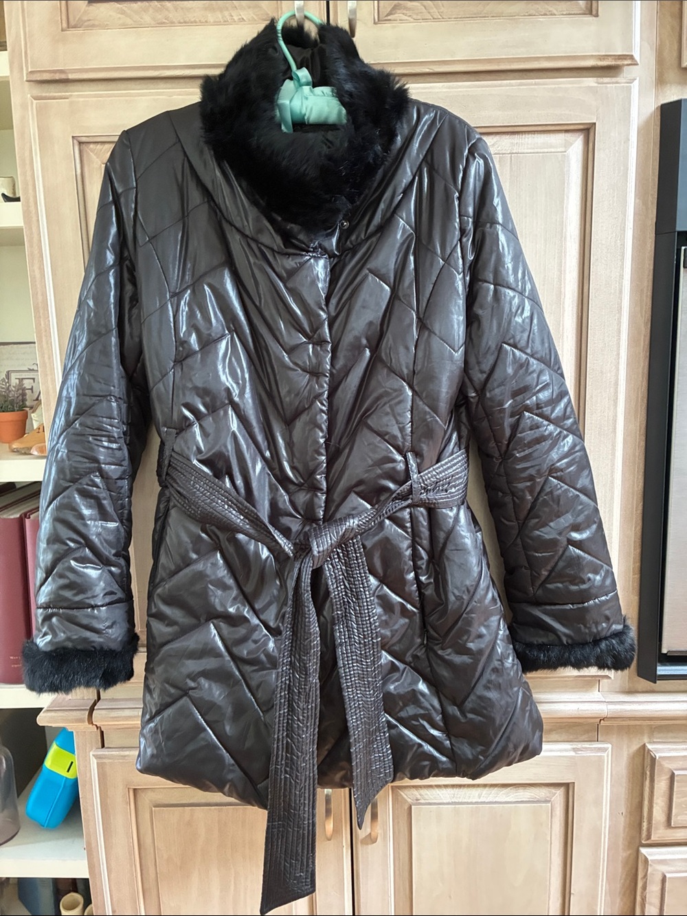 Via Spiga szl L Quilted Faux-Fur Trim Belted Coat - Black